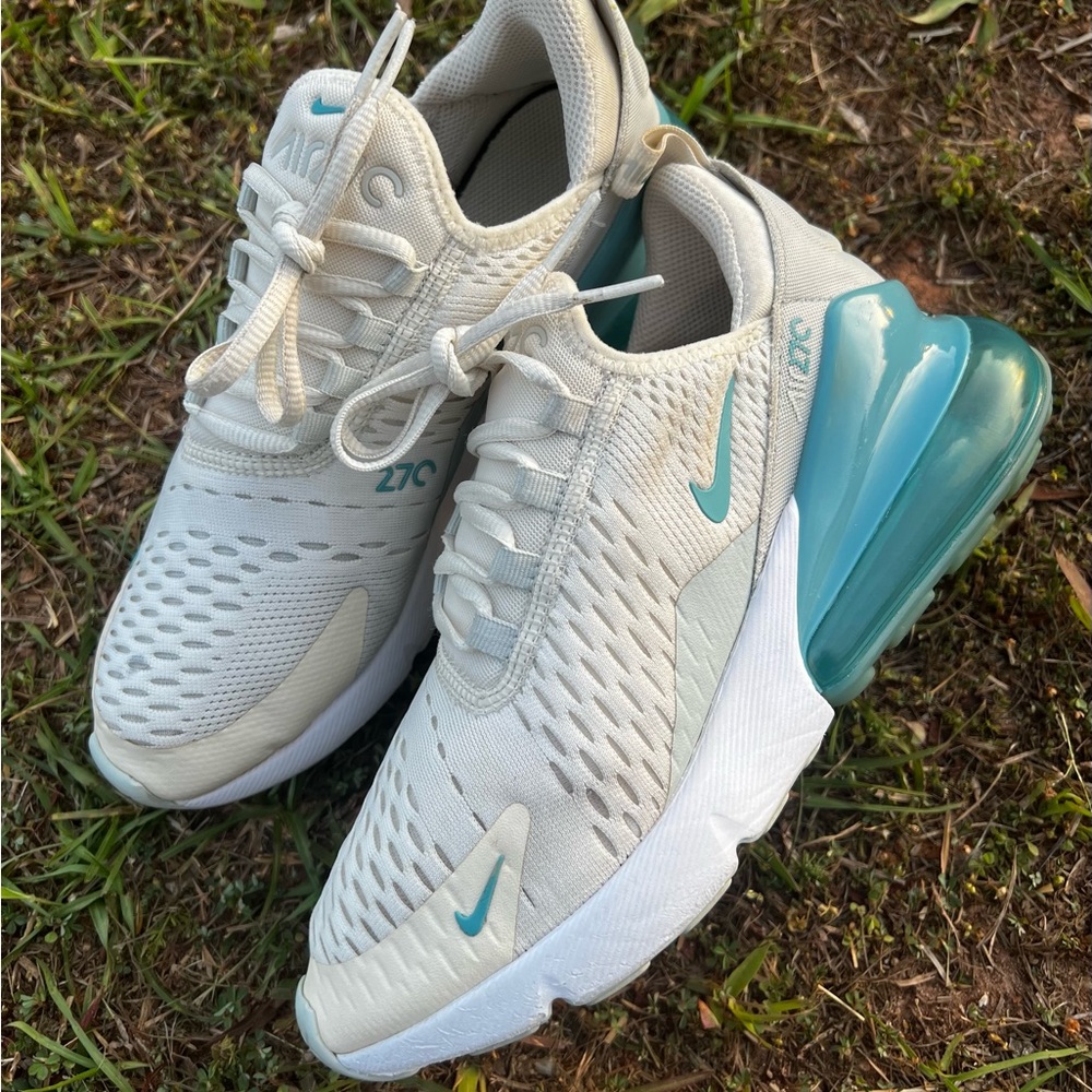 CLEAN Nike size 5 Air Max 270 Denim Blue running shoes
